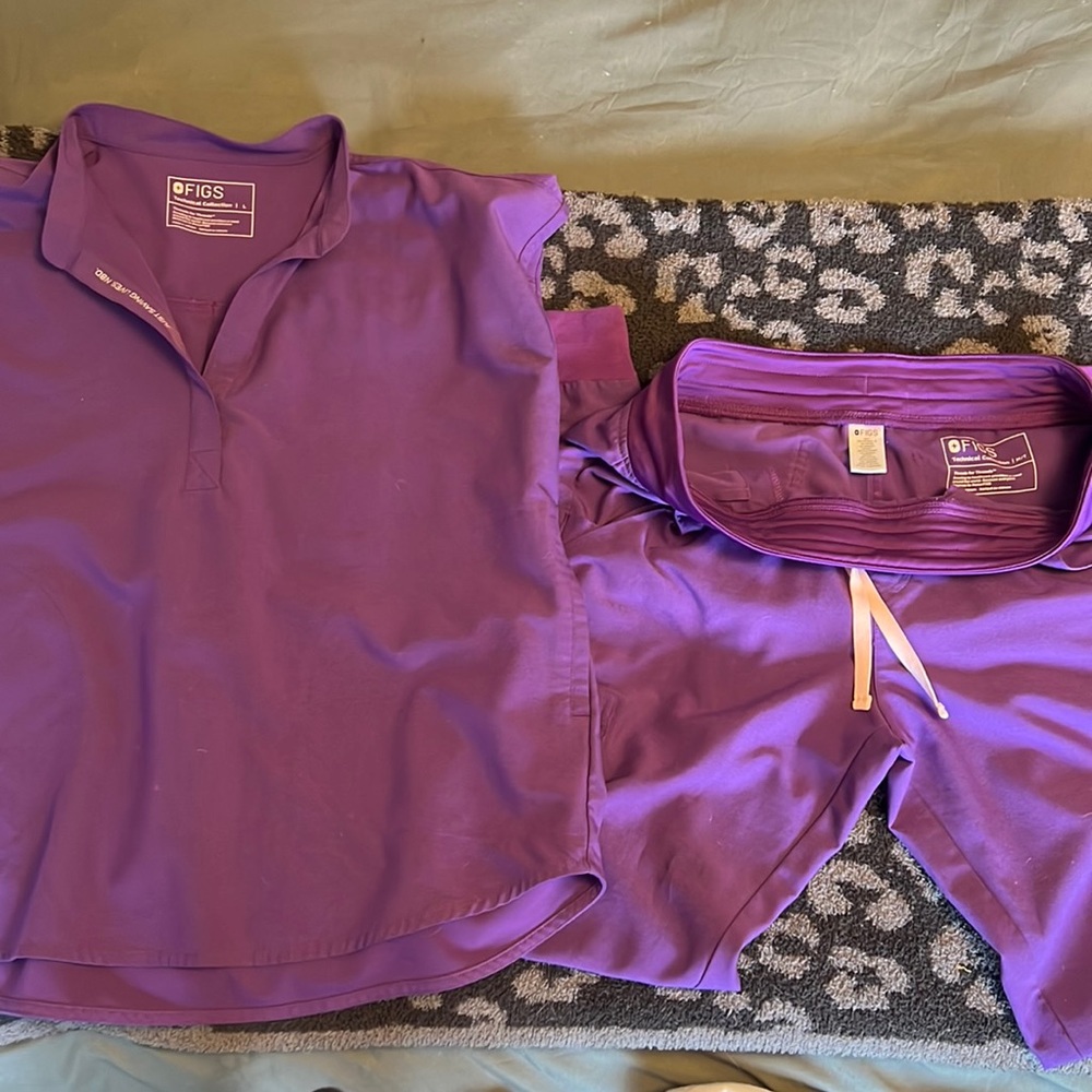 Unfortunately, these don’t fit me anymore it’s a beautiful purple. Worn once